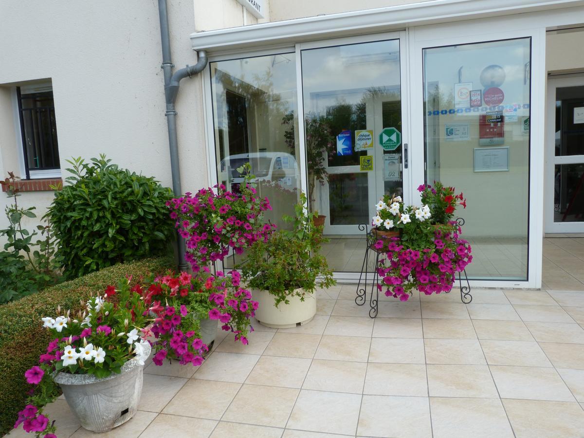 Hostellerie Du Chateau Saint-Pere-sur-Loire Exterior foto